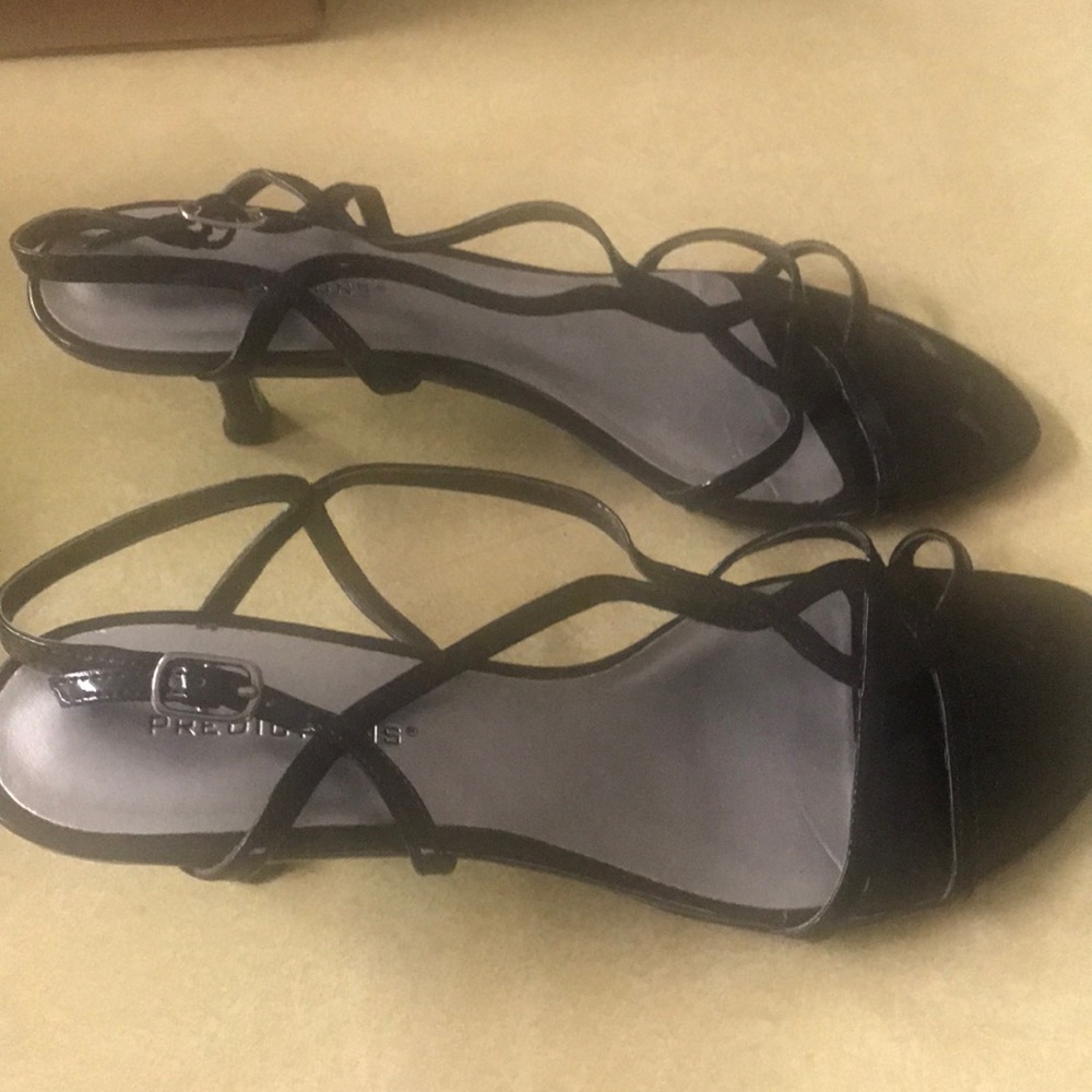 Black heels - Picture 2 of 2